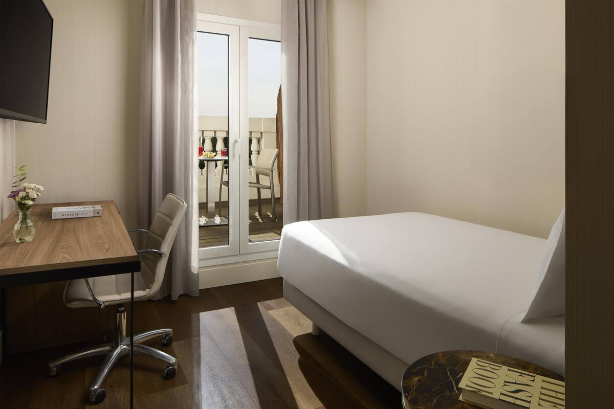 Standard Single Room, Terrace (View) | Premium bedding, minibar, in-room safe, desk