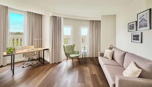 Premium bedding, minibar, in-room safe, desk