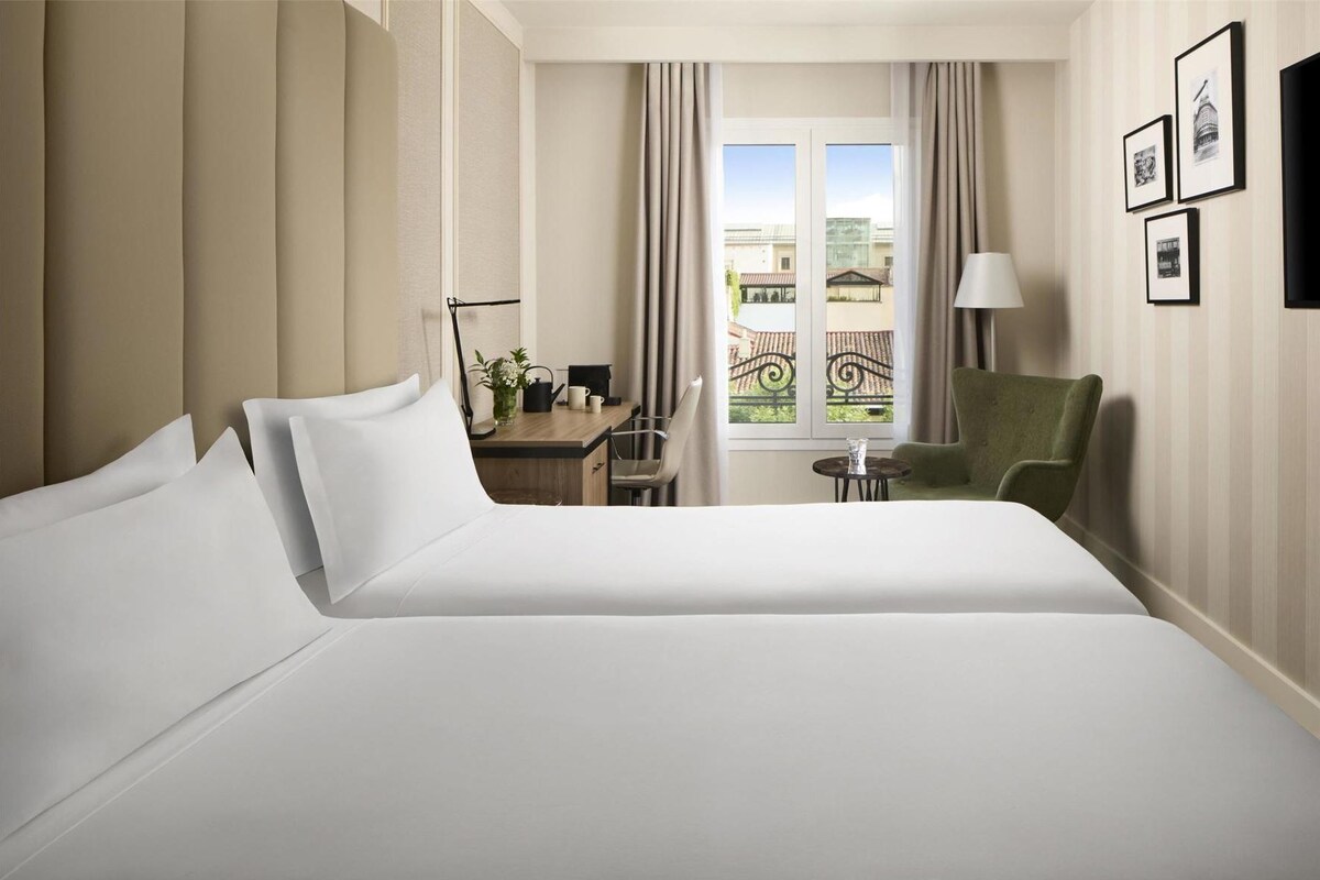 Premium bedding, minibar, in-room safe, desk