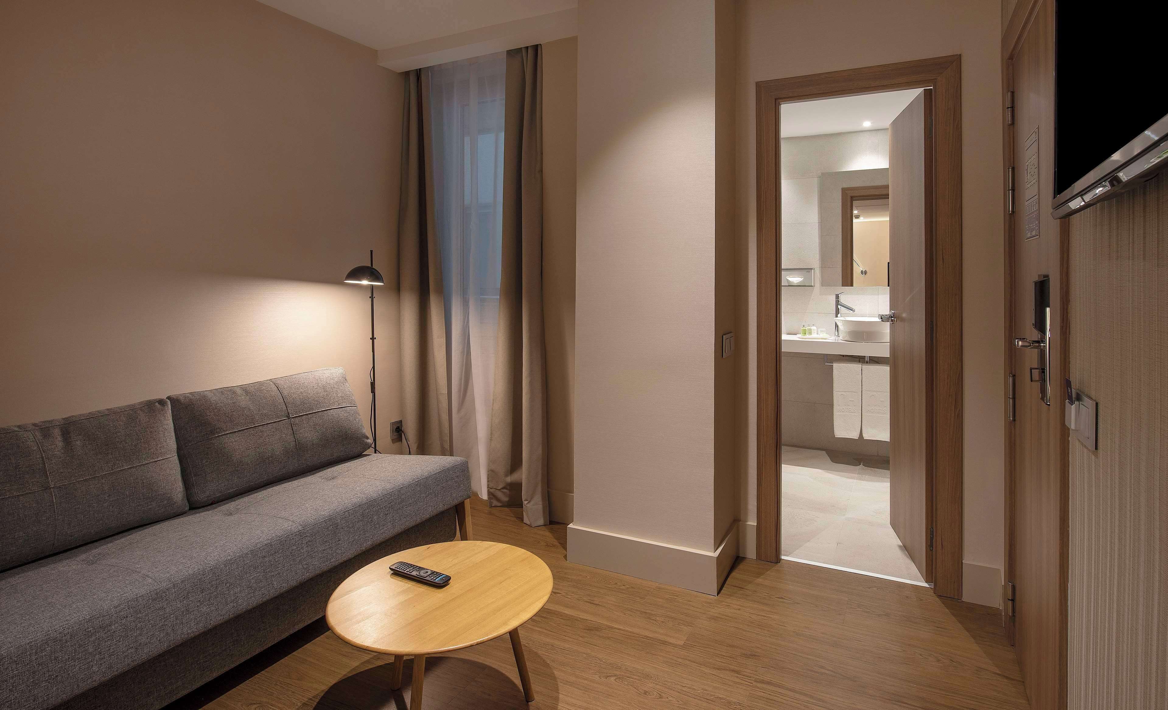 1 bedroom, premium bedding, minibar, in-room safe