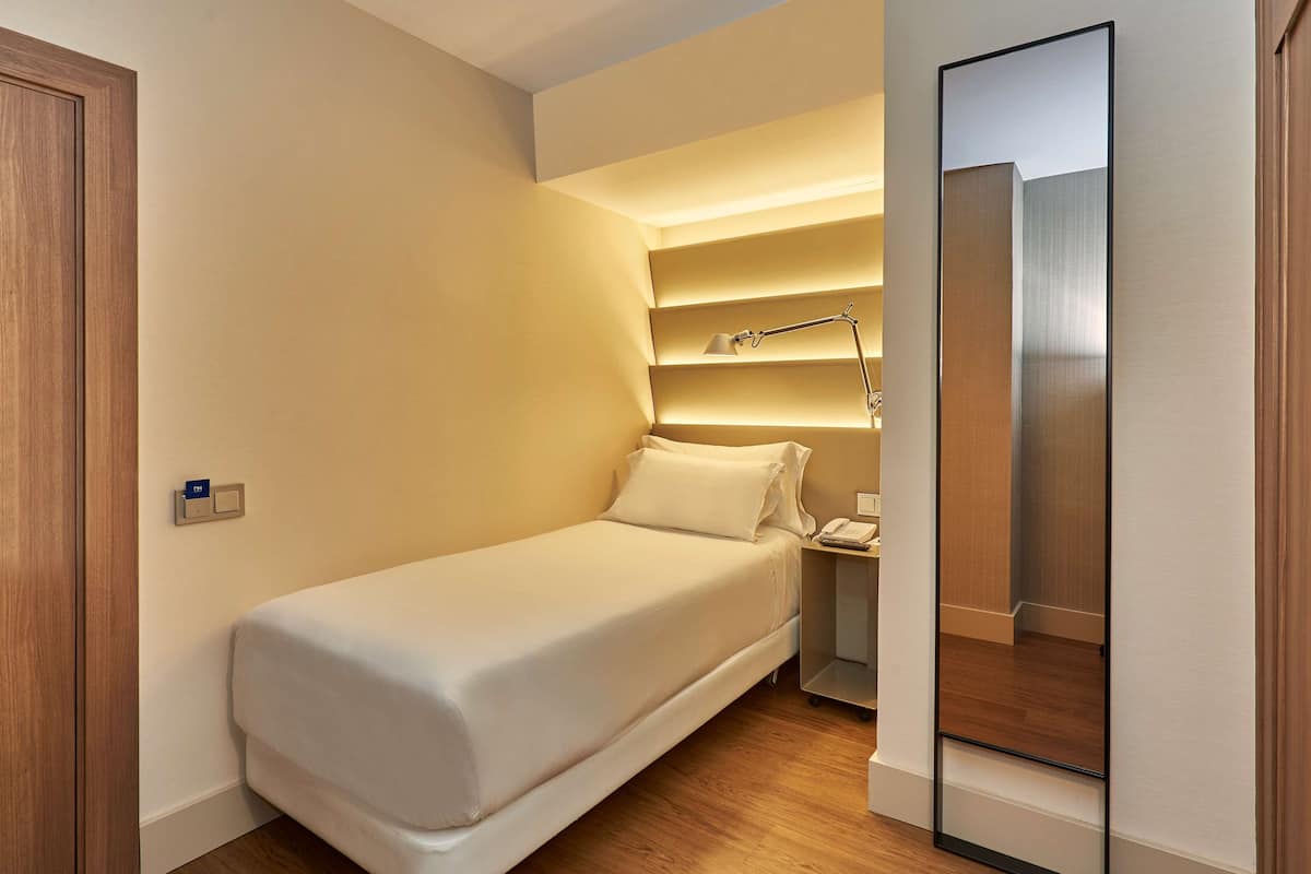 1 bedroom, premium bedding, minibar, in-room safe