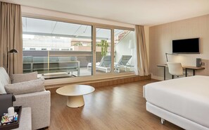 Premium bedding, minibar, in-room safe, desk