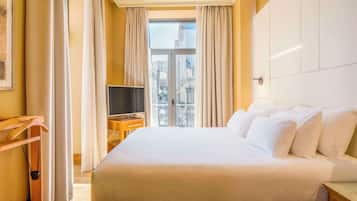 Premium Room (View) | Minibar, in-room safe, desk, blackout drapes