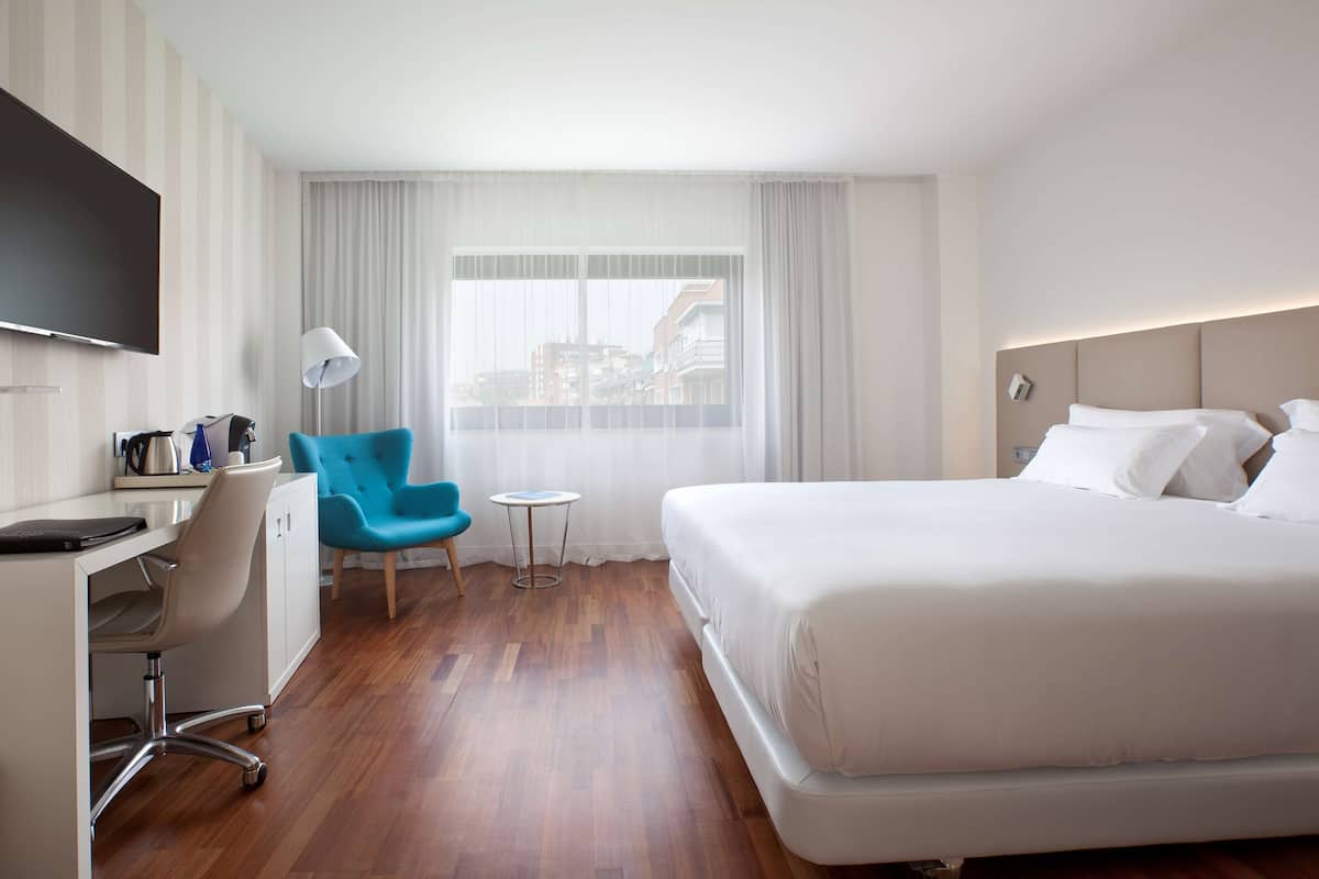 Literie hypoallergénique, minibar, coffres-forts dans les chambres