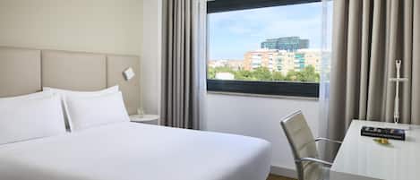 Literie hypoallergénique, minibar, coffres-forts dans les chambres