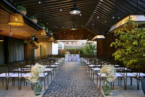 Indoor wedding - NH Madrid Ventas (Madrid)