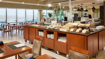 Daily buffet breakfast (EUR 14 per person)