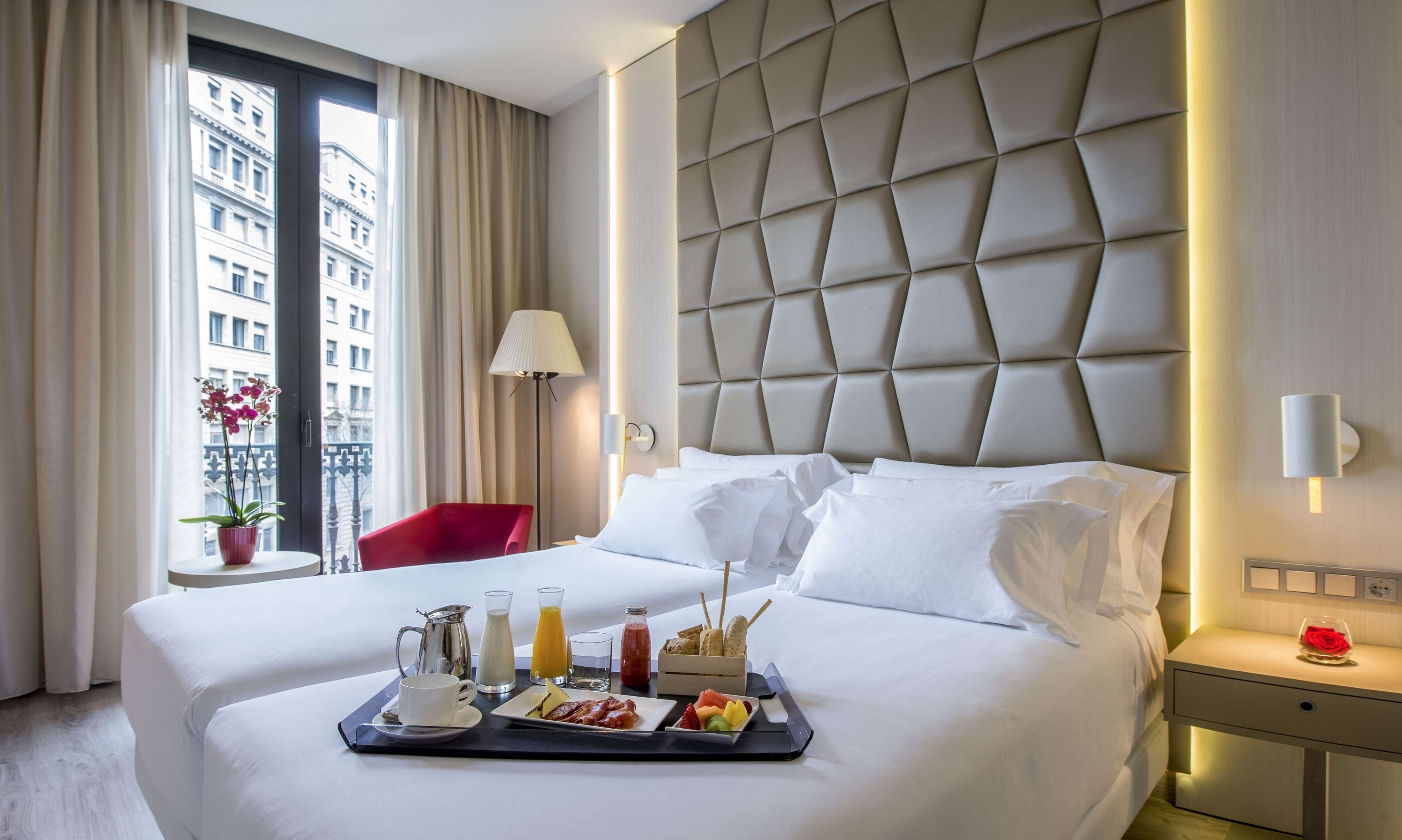 Quarto premium | Roupas de cama premium, frigobar, cofres nos quartos, escrivaninha