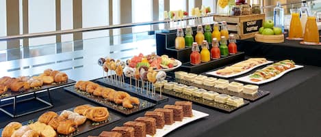 Daily buffet breakfast for a fee