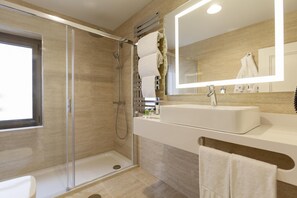 Superior Room | Bathroom