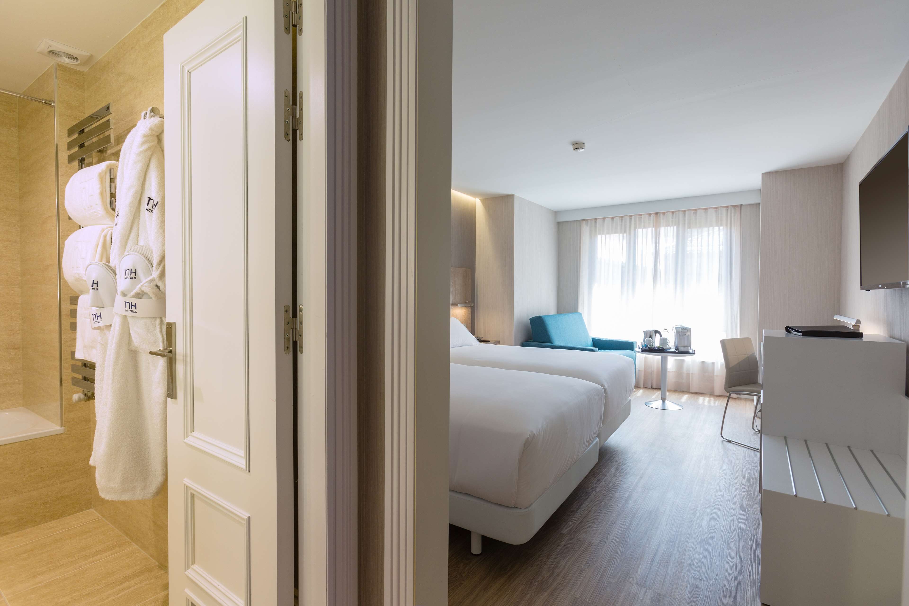 superior room | minibar, in-room safe, desk, blackout curtains