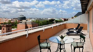 Supérieur | Balcon