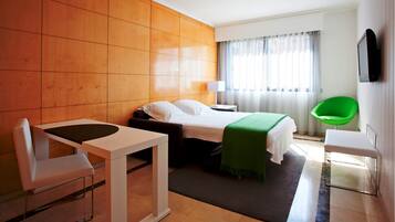 Breakfast Triple | Premium bedding, minibar, in-room safe, desk