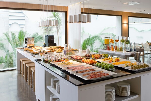 Daily buffet breakfast for a fee