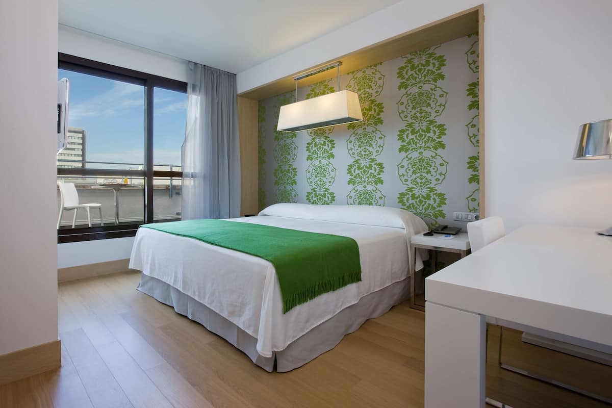 Superior Room, Terrace | 1 bedroom, minibar, in-room safe, desk