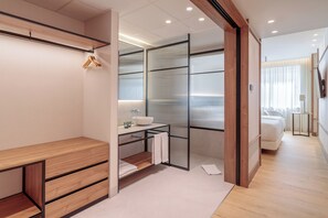 Habitación superior | Baño | Secador de pelo y toallas