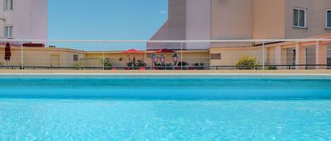 Piscina stagionale all'aperto, ombrelloni da piscina