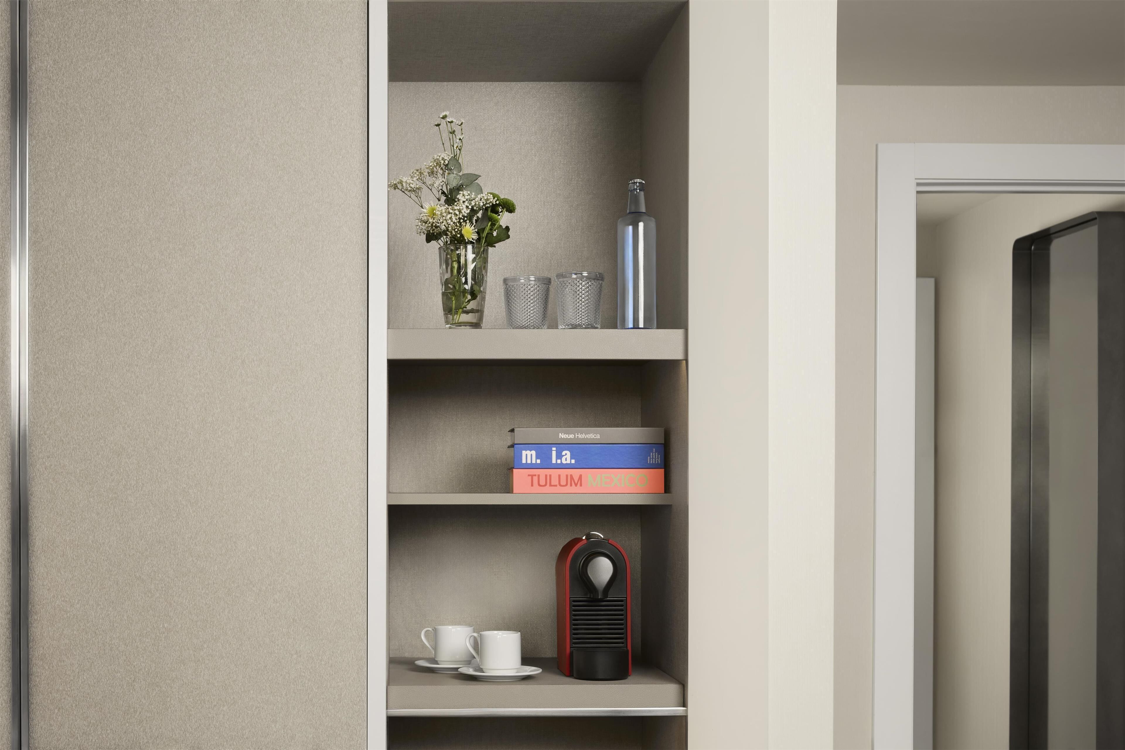 superior room (extra large) | 1 bedroom, minibar, in-room safe, desk