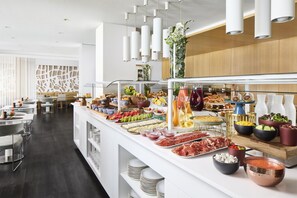 Frühstücksbuffet unter der Woche gegen Gebühr