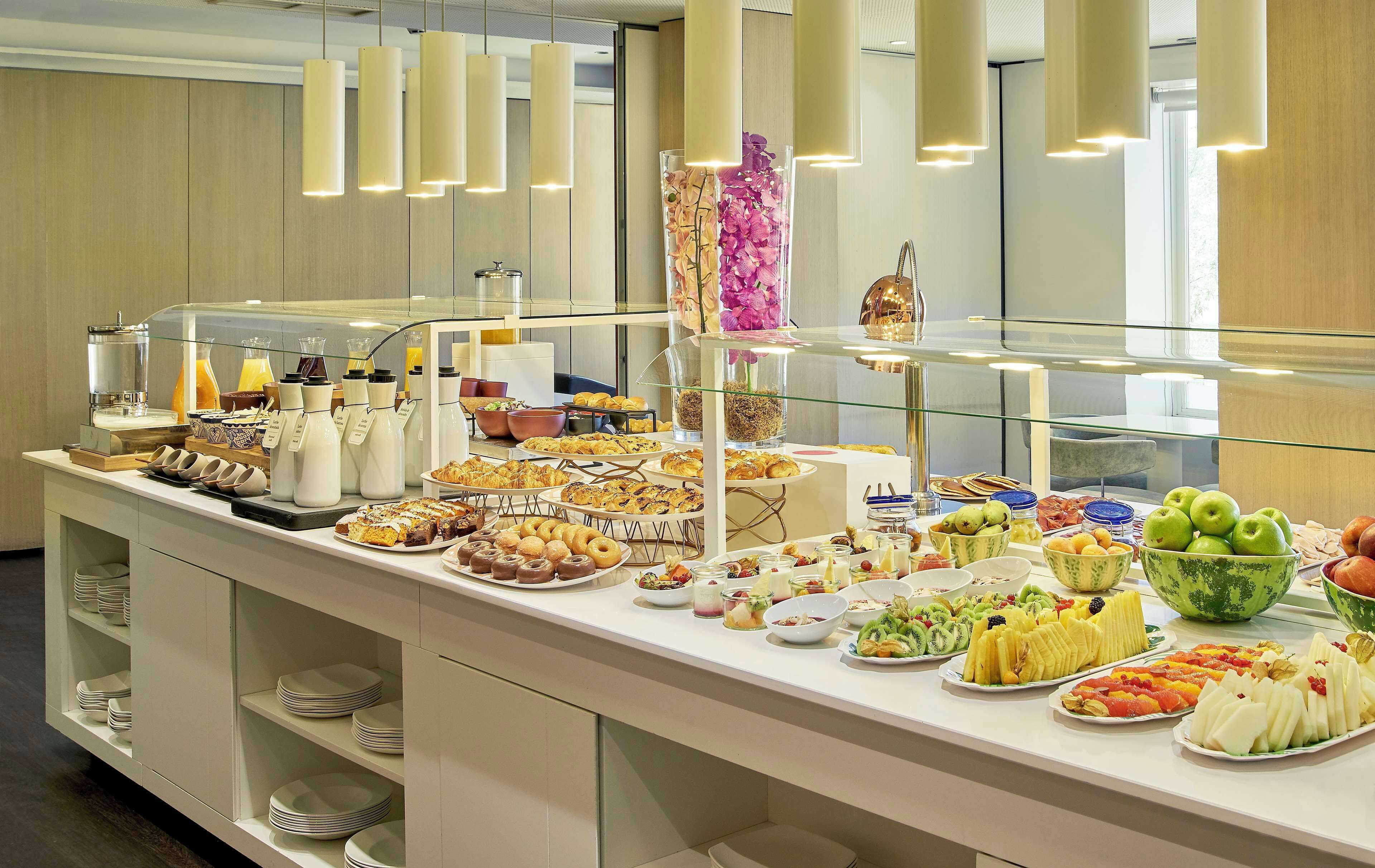 Serveert lunch en diner, Japanse gerechten