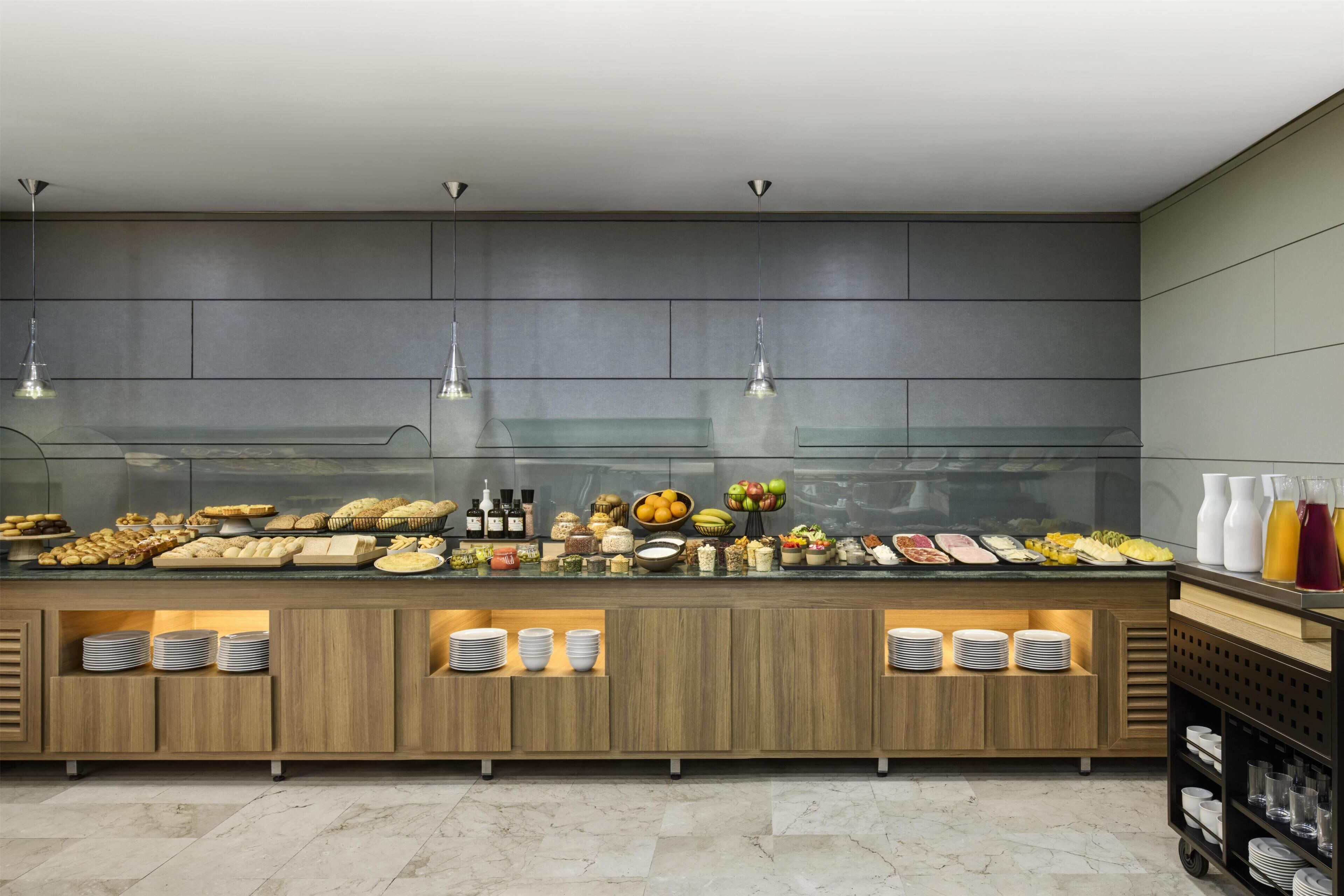 Tägliches Frühstücksbuffet gegen Gebühr