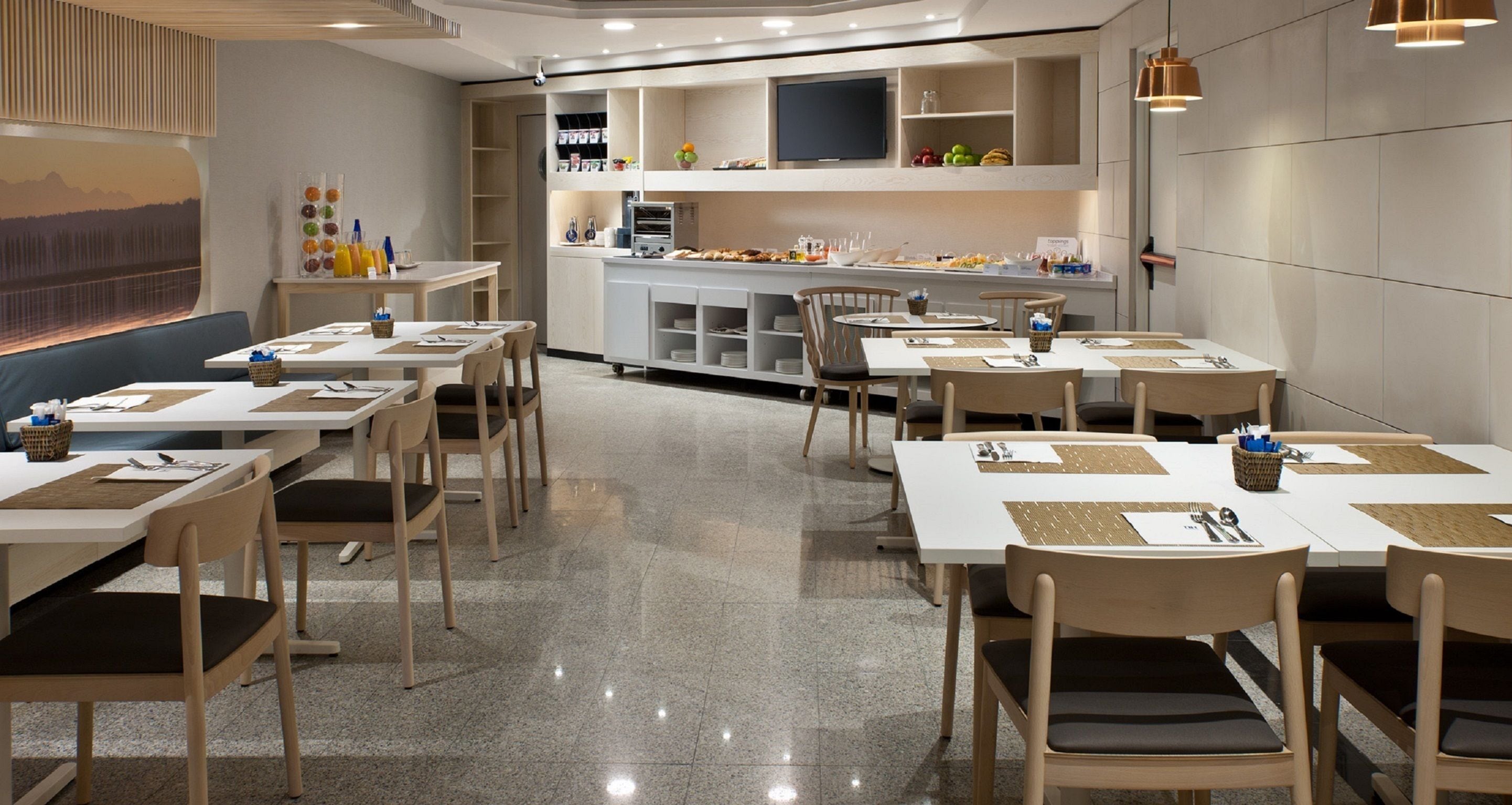 daily buffet breakfast for a fee