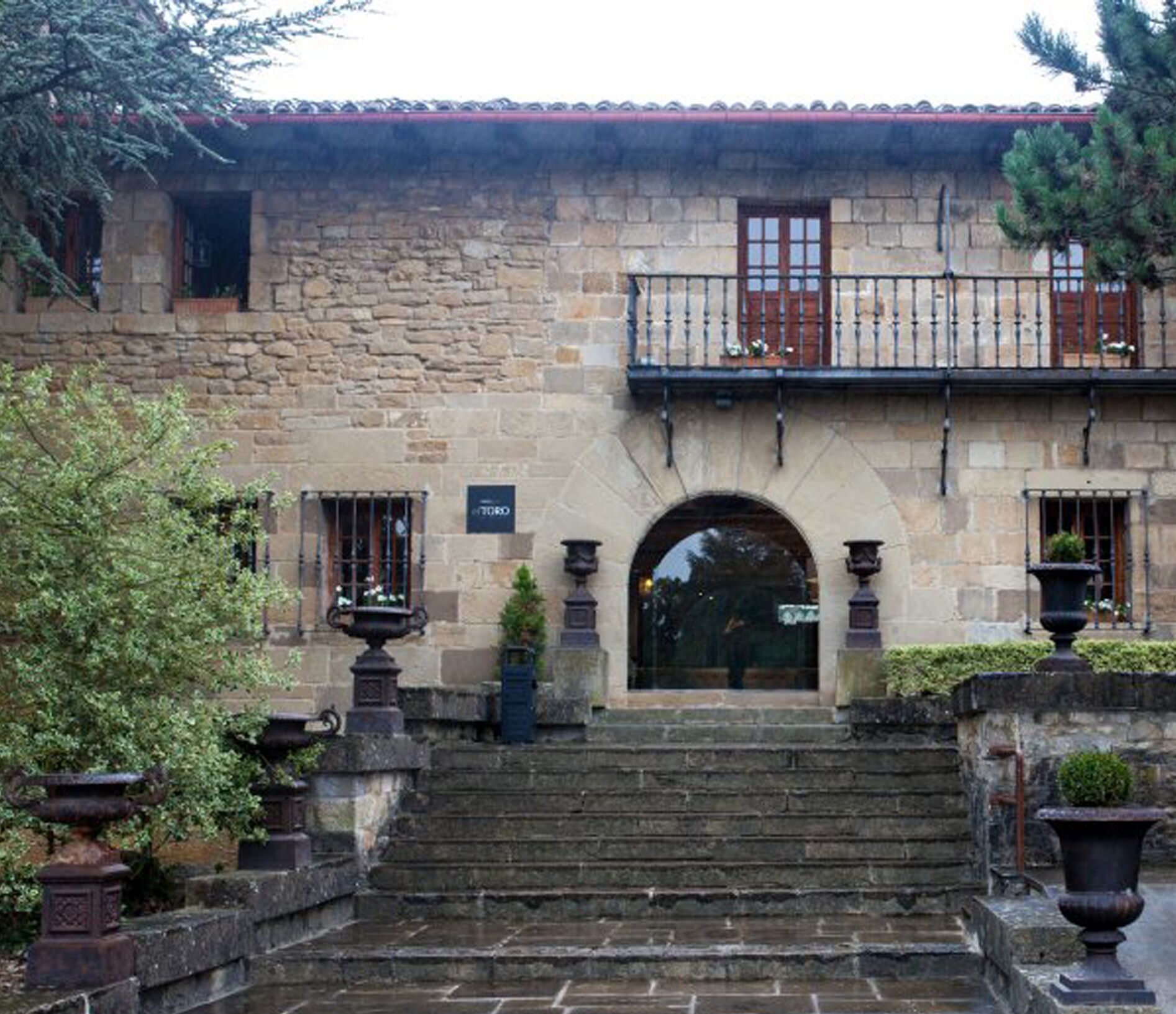 Mặt tiền nơi lưu trú