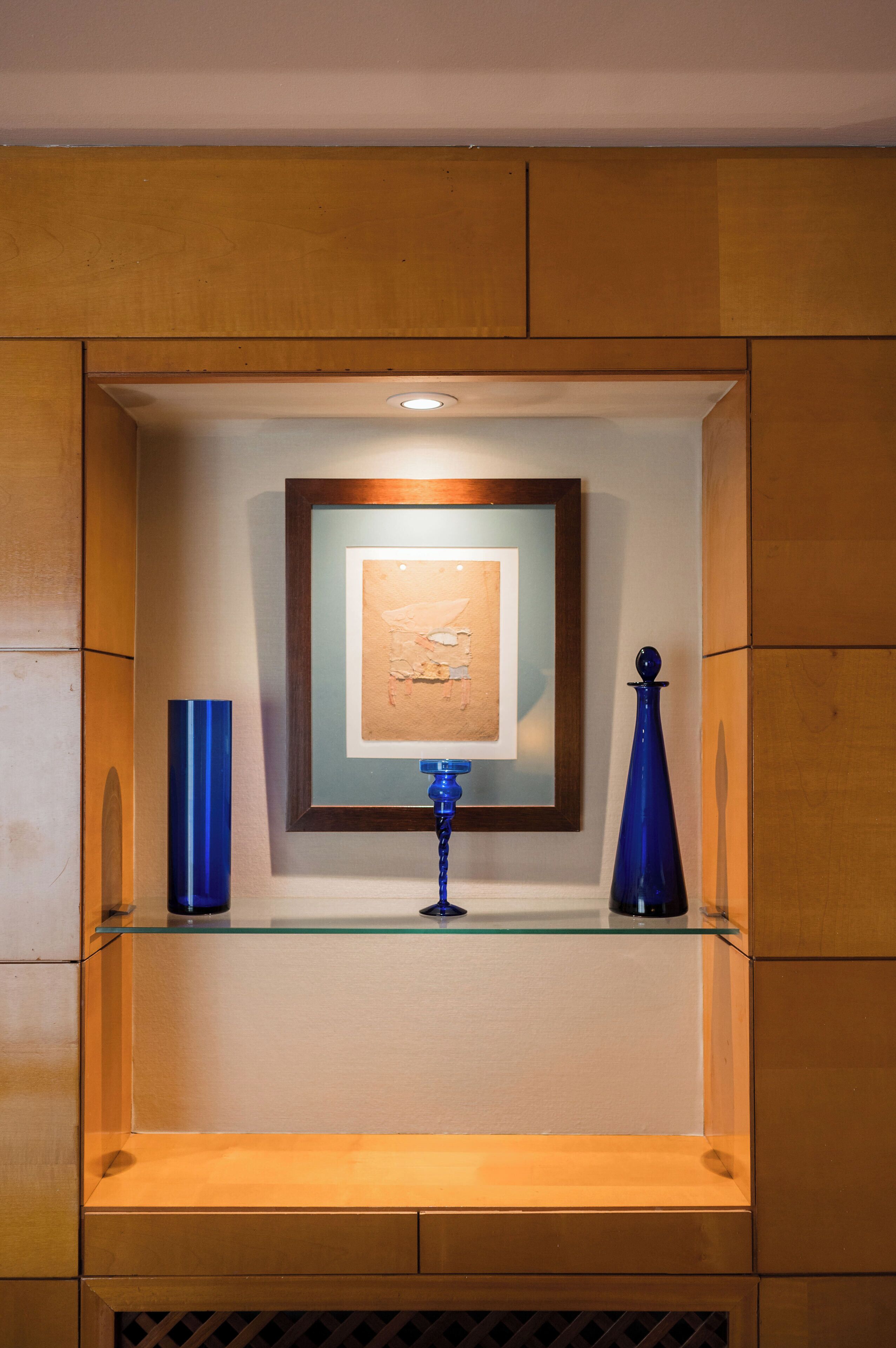 junior suite | living area | tv