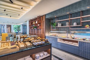 Daily buffet breakfast (EUR 16 per person)