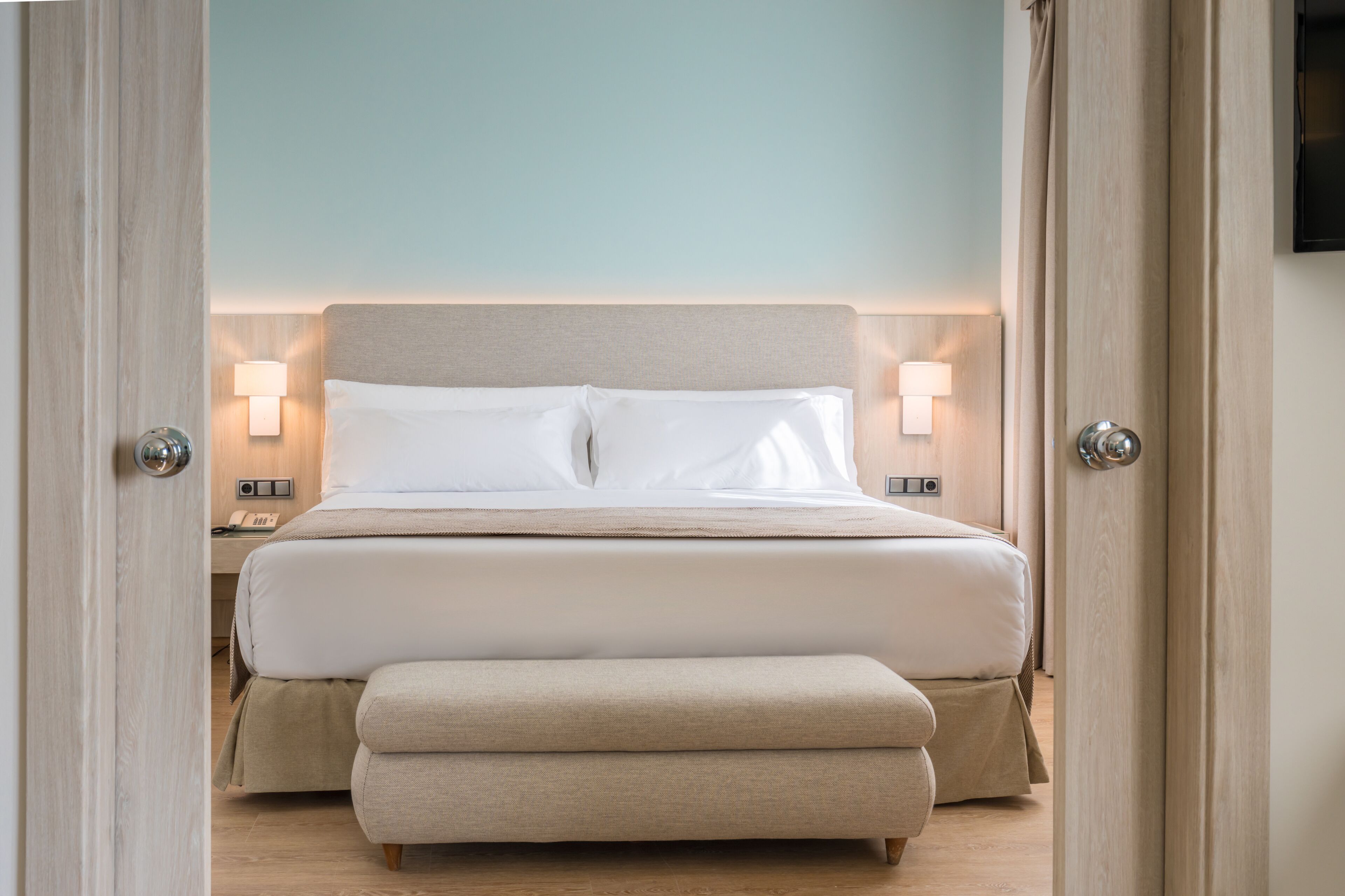 minibar, in-room safe, desk, laptop workspace