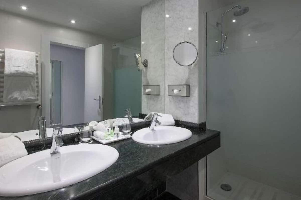 Baño | Amenidades de baño ecológicas, secadora de cabello, toallas