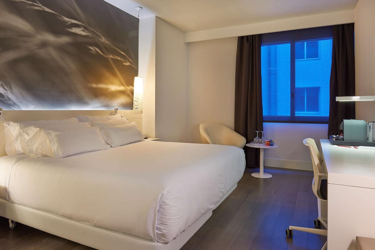 1 bedroom, minibar, in-room safe, desk