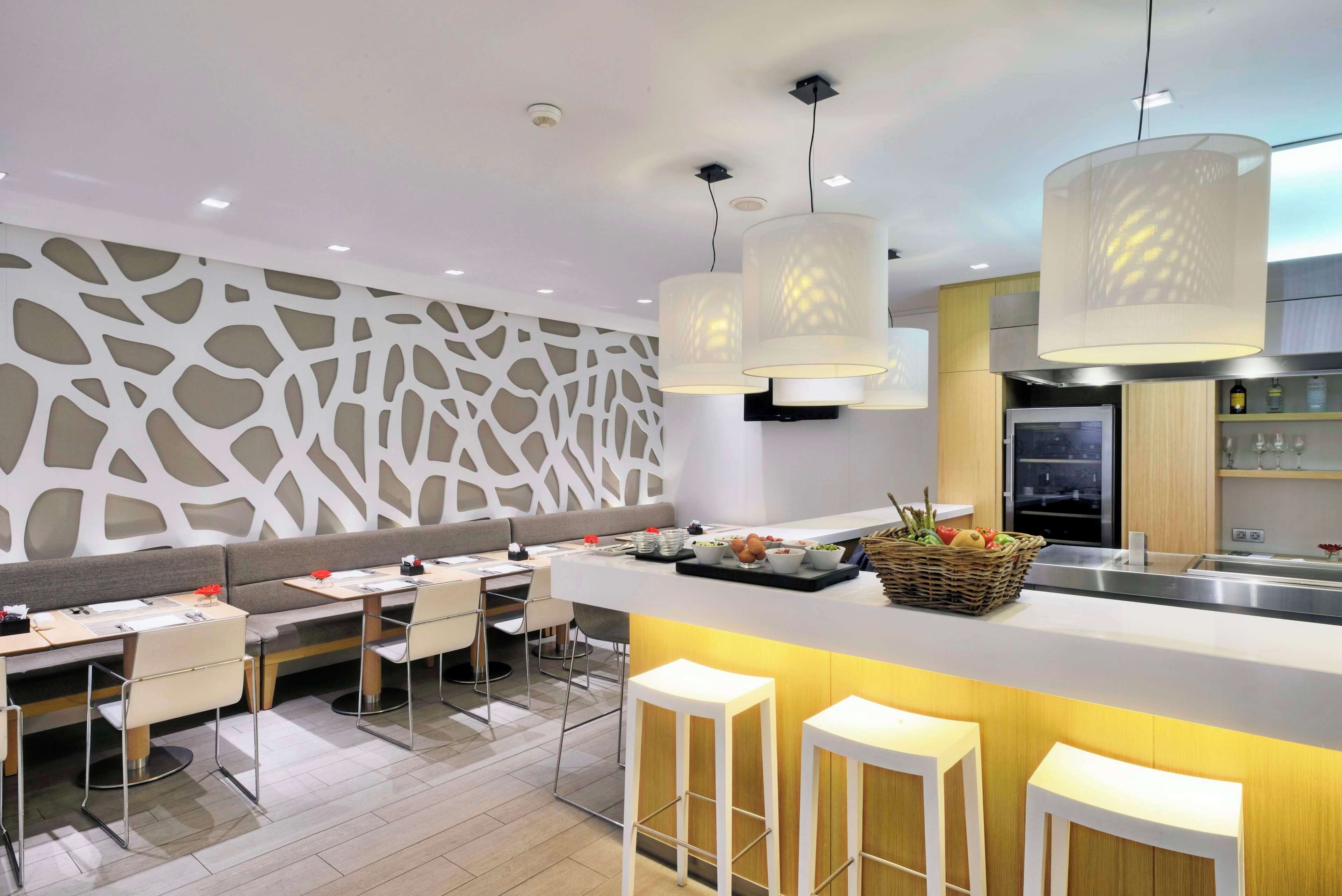 Petit déjeuner buffet servi en supplément en semaine