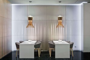 Lunch and dinner served - NH Collection Villa de Bilbao (Bilbao)