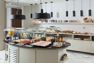 Daily buffet breakfast for a fee
