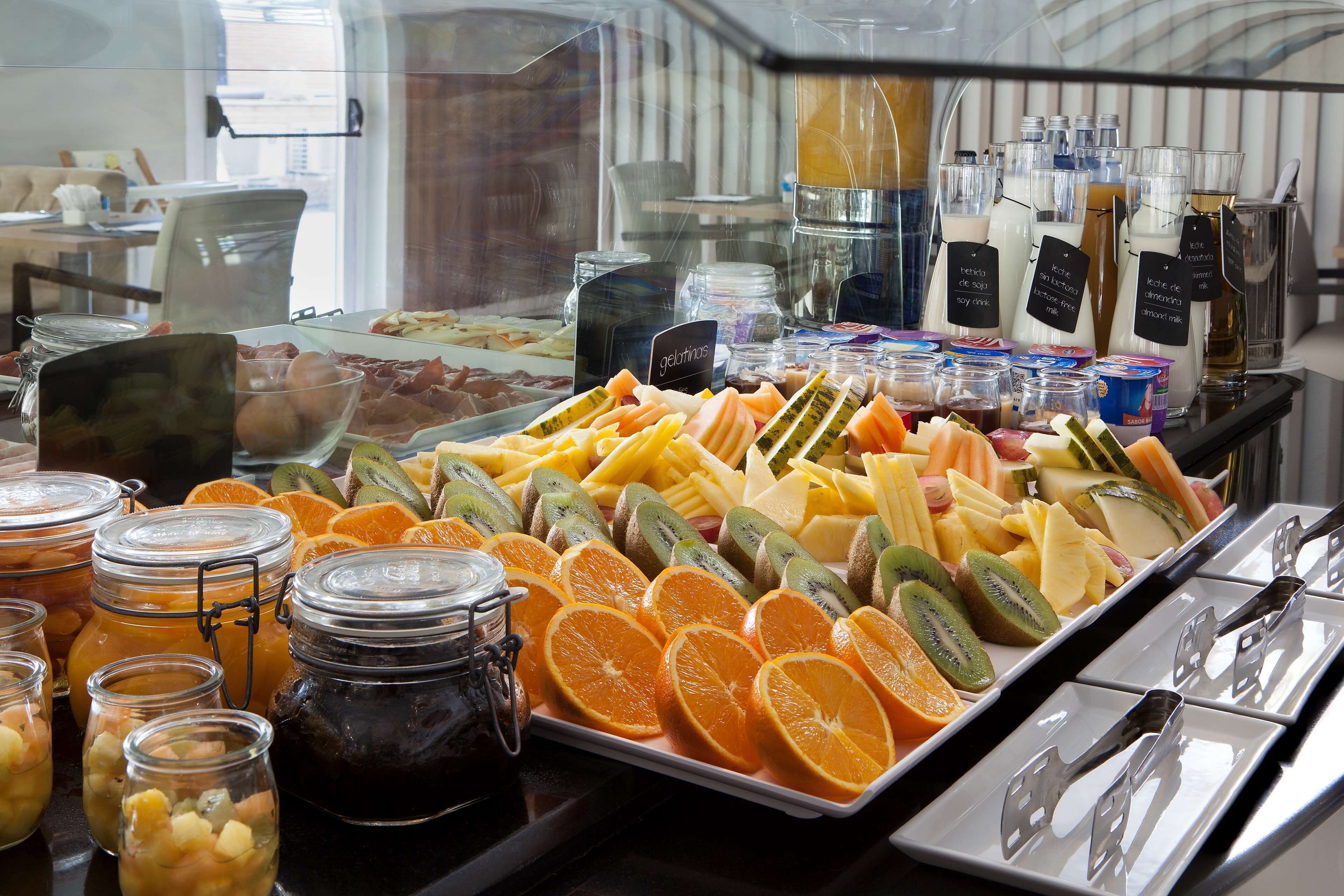 daily buffet breakfast for a fee