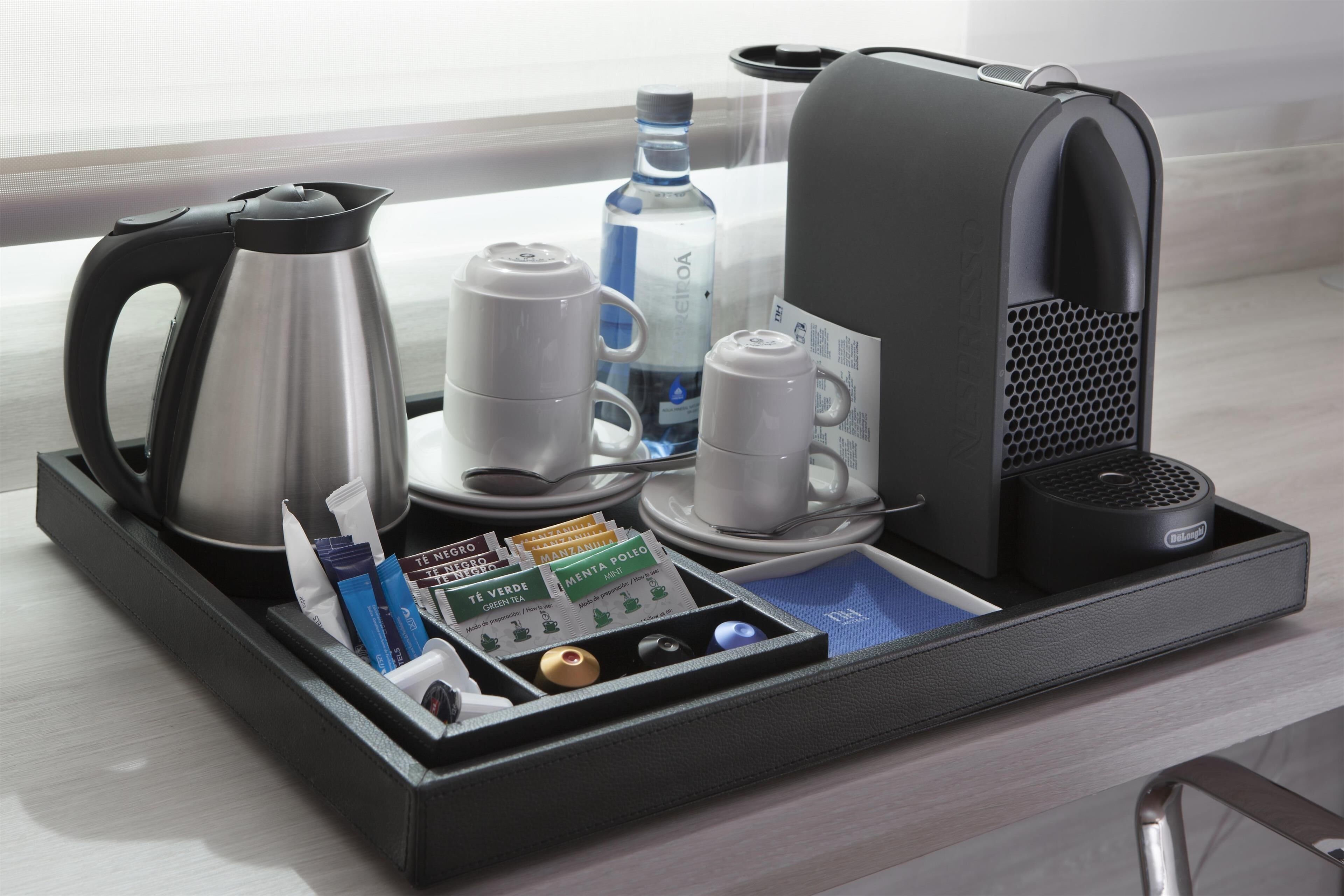 superior room | desk, soundproofing, bed sheets