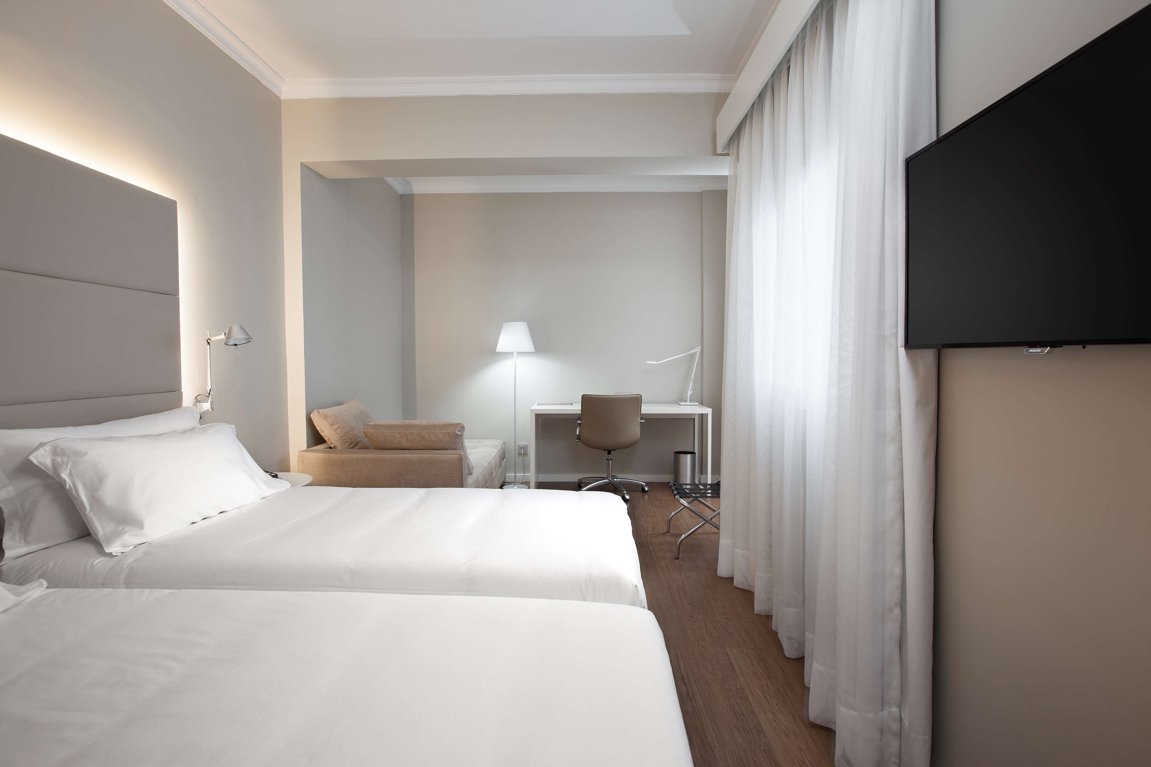 1 bedroom, minibar, in-room safe, desk