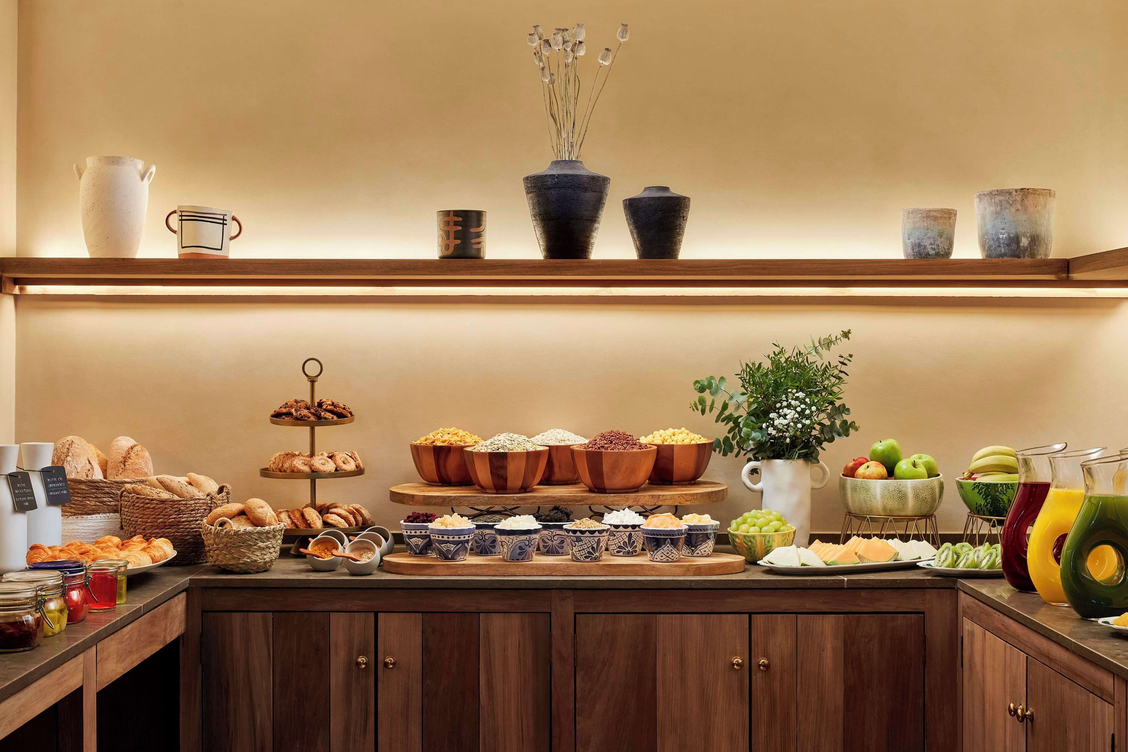 daily buffet breakfast for a fee