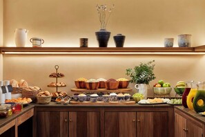 Desayuno buffet todos los días (con cargo) 