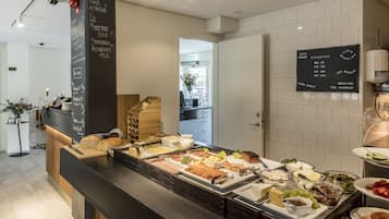 Daily buffet breakfast (SEK 85 per person)