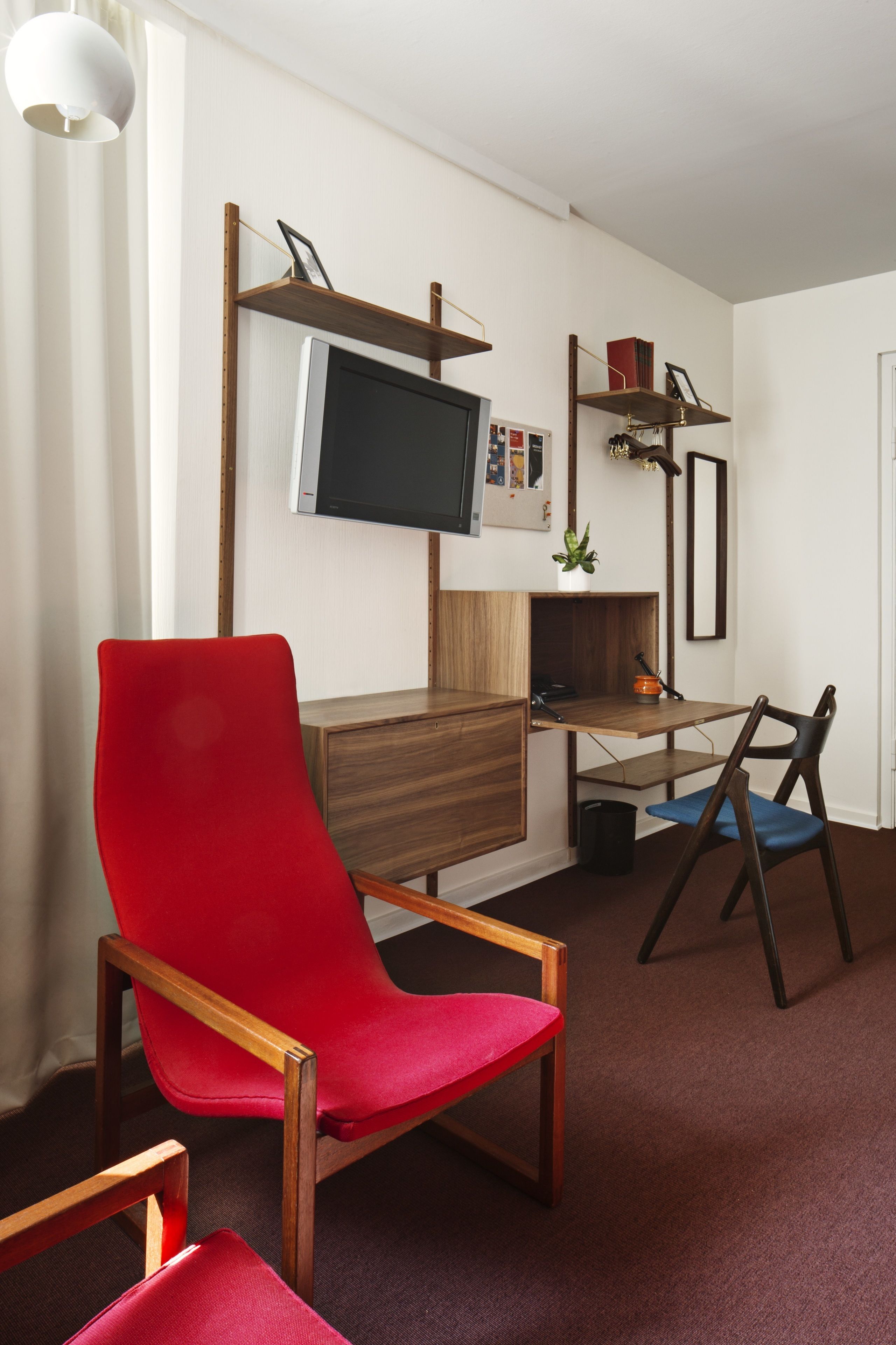 1 bedroom, hypo-allergenic bedding, in-room safe, soundproofing