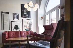 Lobby sitting area - Hotel Alexandra (Copenhagen)