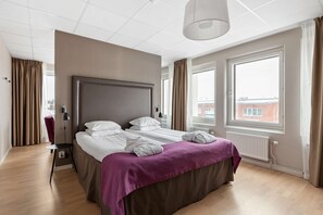 Hypo-allergenic bedding, in-room safe, desk, laptop workspace - Best Western Arlanda Plus Park Airport Hotel (Arlandastad)