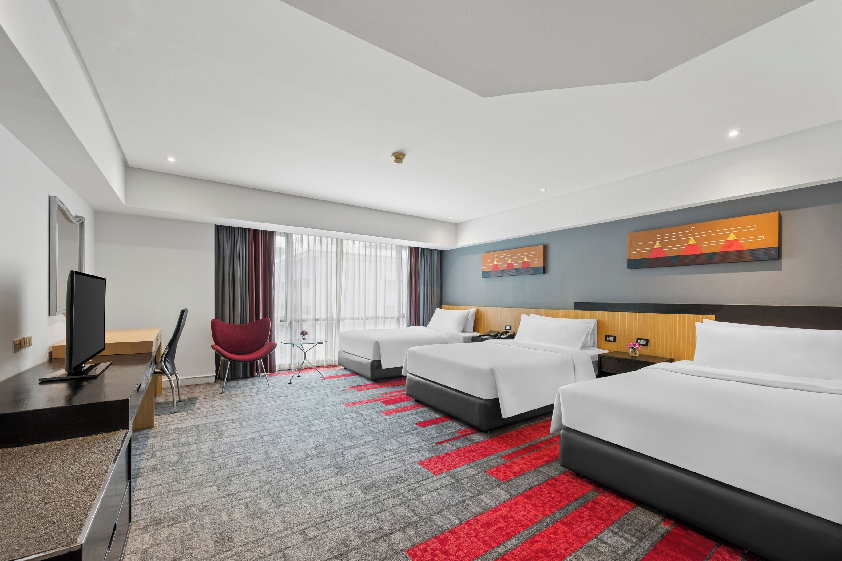 Grand Deluxe Triple Bed | 客房內保險箱、遮光布/窗簾、隔音、熨斗/熨衣板