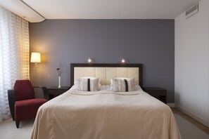 Suite | Blackout drapes, rollaway beds, WiFi