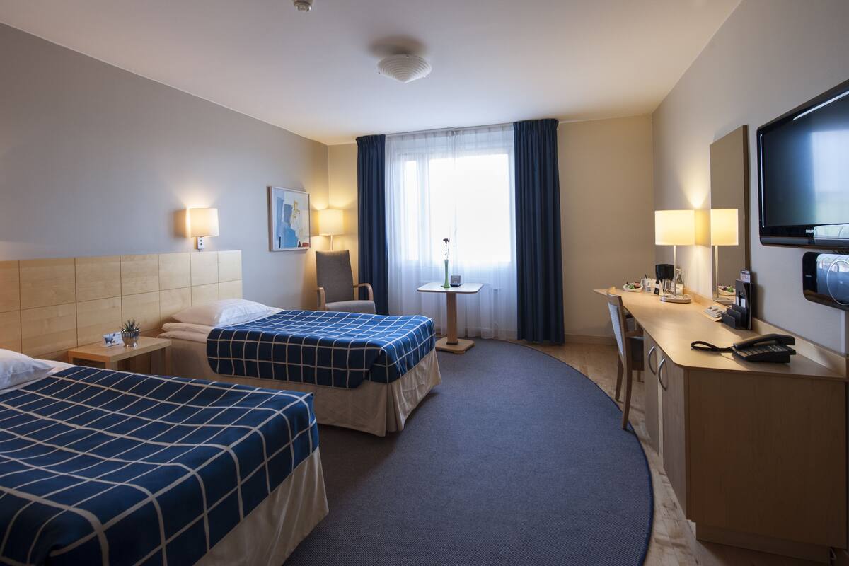 Blackout drapes, rollaway beds, WiFi