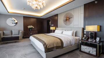 Park View Deluxe Room | Premium bedding, minibar, in-room safe, desk