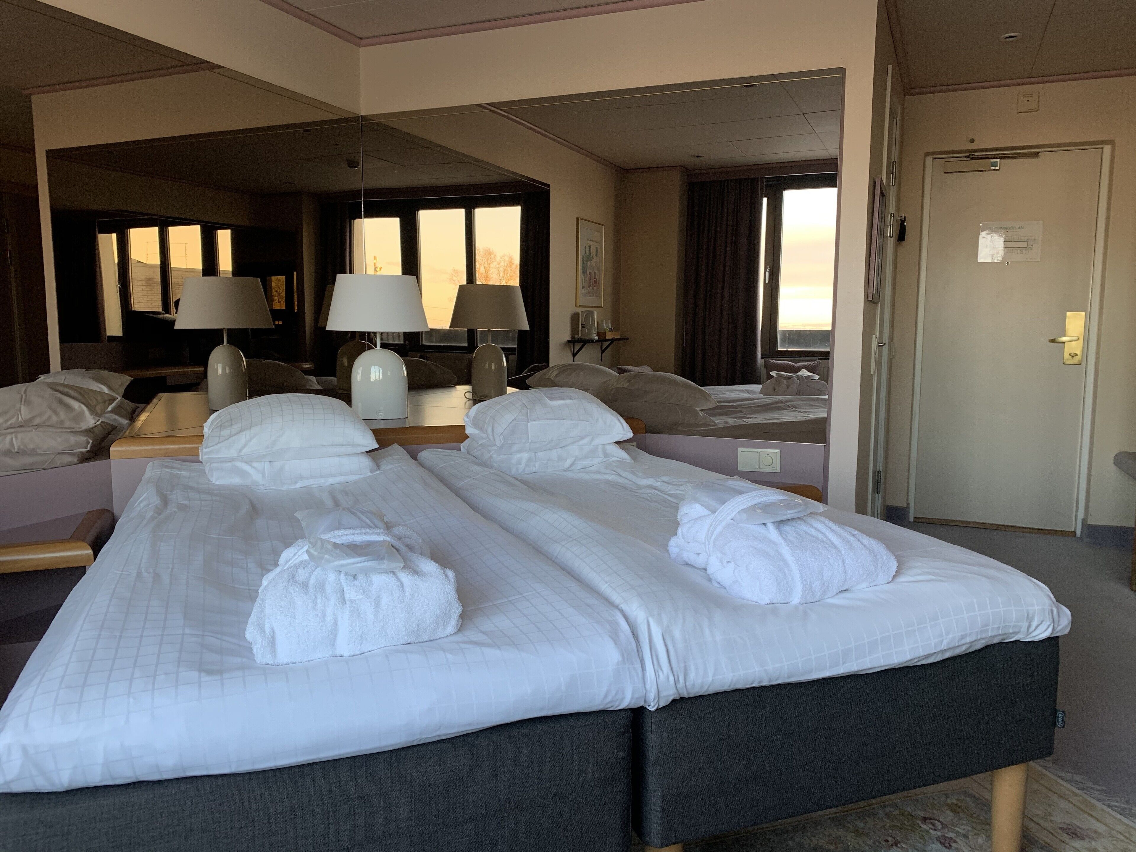 Superior Twin Room | Desk, rollaway beds, free WiFi, bed sheets