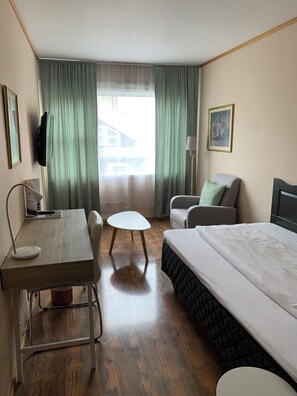 Single Room, City View | 1 bedroom, desk, free WiFi, bed sheets